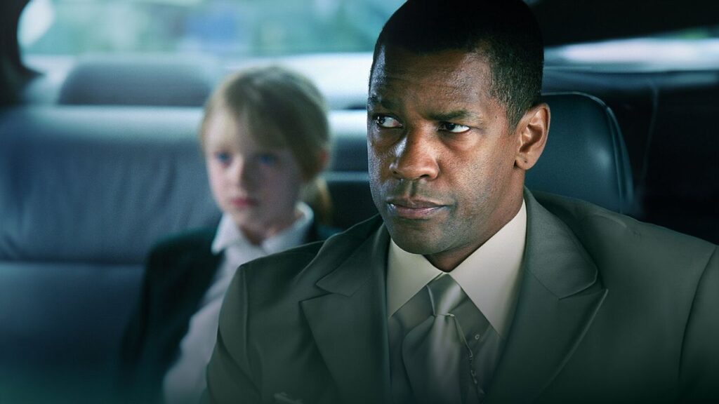 A performance mais implacável de Denzel Washington está neste filmaço de vingança que chegou ao Top 10 da Netflix Chamas da Vingança