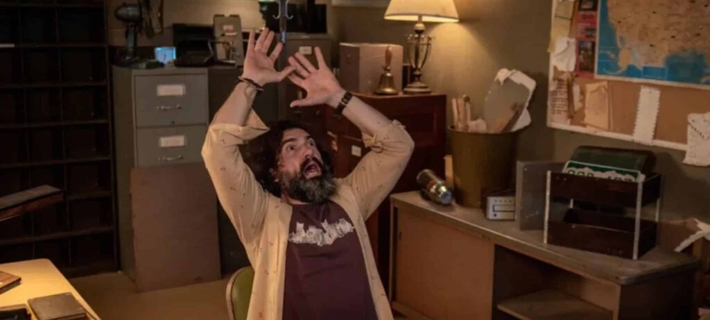 Sexto episódio de Origem estreia no Globoplay revelando o Homem Amarelo e novos mistérios