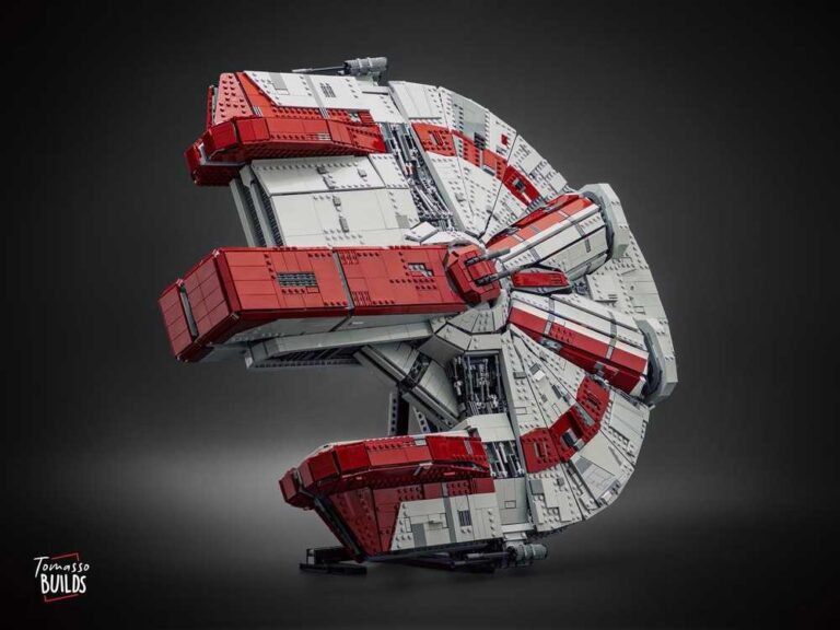 Custom LEGO Star Wars KOTOR Ebon Hawk Ship Build From Venator Set