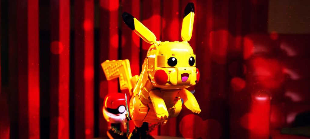 Minifigura de Pikachu da LEGO é vista em fotos e deve fazer parte de um novo e caro set de Pokémon