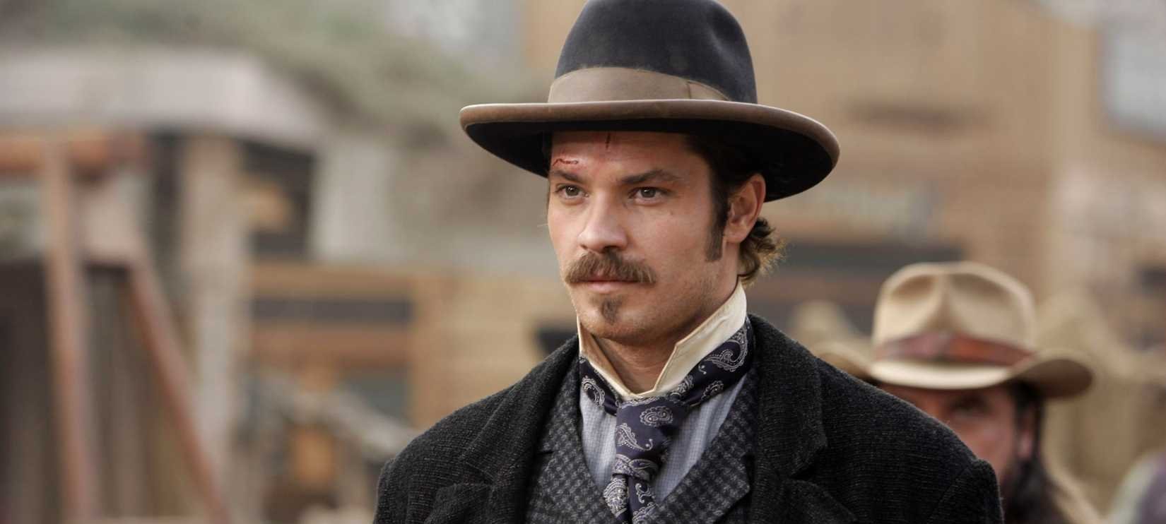 Deadwood: A Série que Eleva o Gênero Western na TV Brasileira
