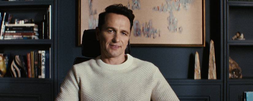Matthew Rhys faz história ao receber duas indicações de Emmy em diferentes formatos pela primeira vez em 31 anos