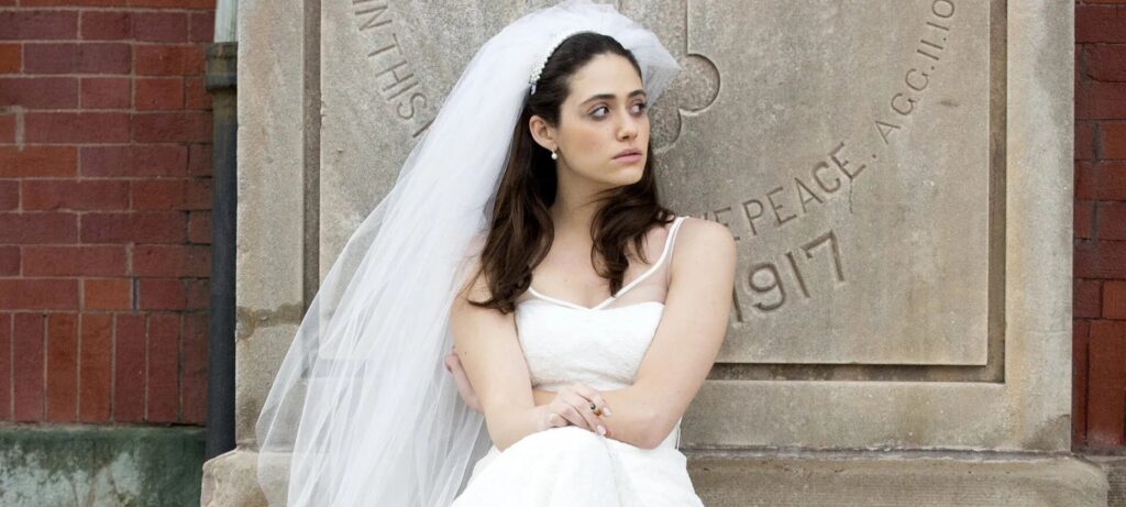 Emmy Rossum revela quem Fiona Gallagher deveria ter ficado na série Shameless