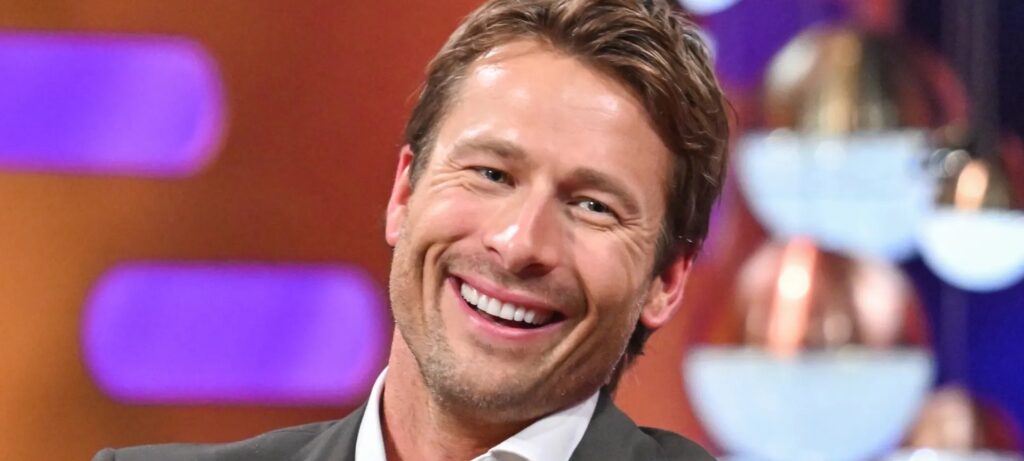 Filme de Glen Powell inspirado em clássico de 1949 conquista destaque na streaming global
