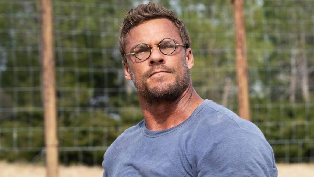 Alan Ritchson fecha acordo com a Netflix para estrelar filme de ação Alan Ritchson fecha acordo com a Netflix para estrelar filme de ação