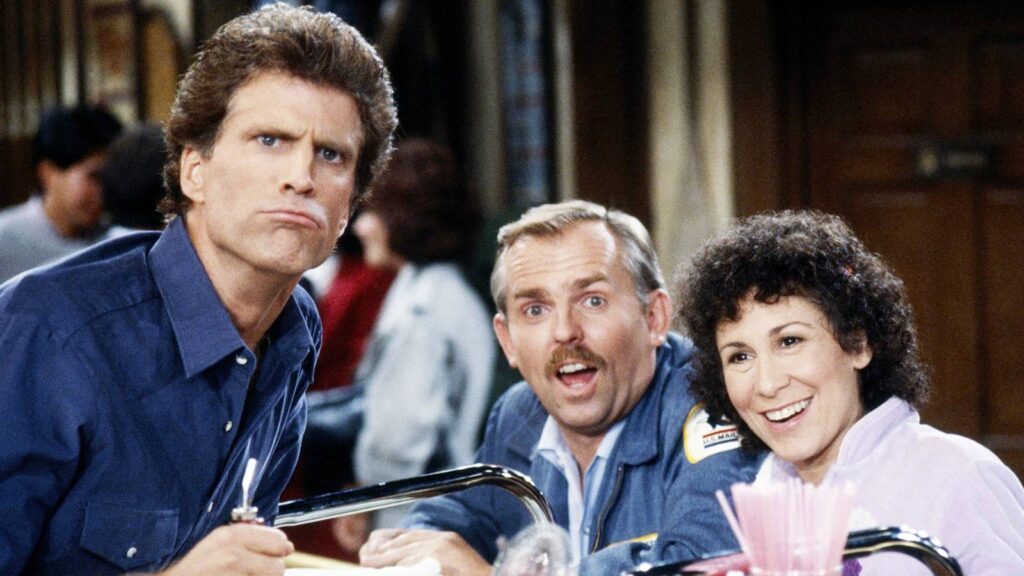 Cinco sitcoms dos anos 80 que superaram Cheers: destaque para Roseanne e outras séries icônicas