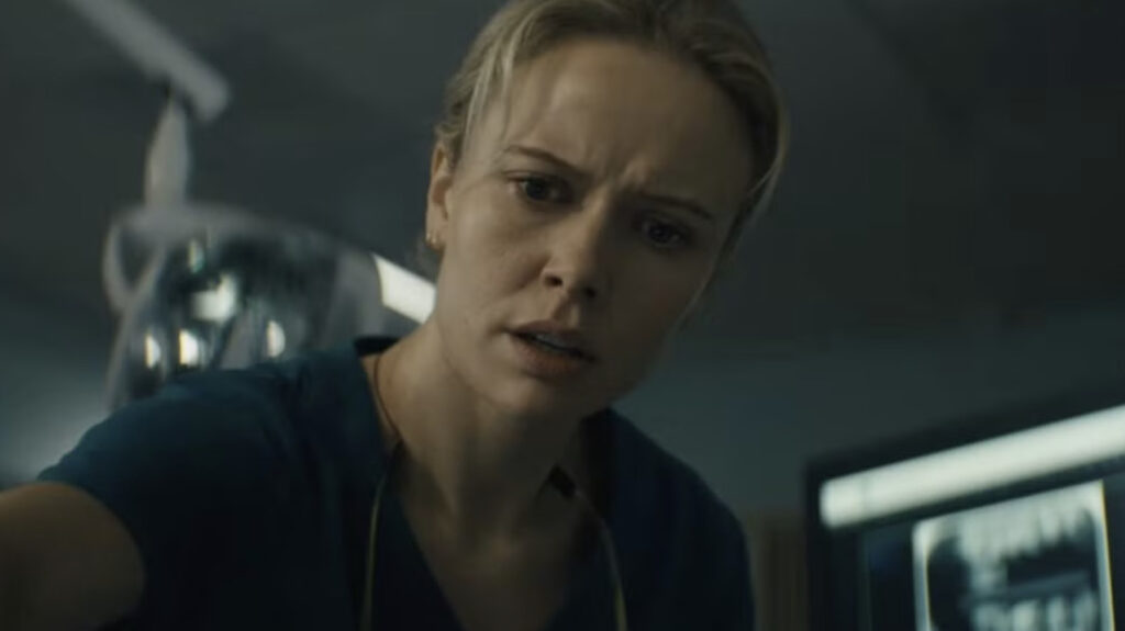 Insidious: Out Of The Further - explicação da cena do meio dos créditos e o que Cyrus revela