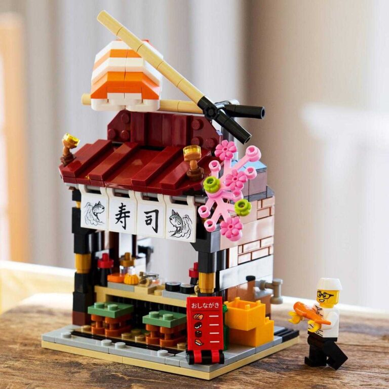 LEGO Restaurants of the World: Greece Box Sighted in New Leak