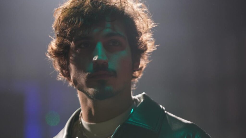 Oktay Çubuk envia recado emocionado aos fãs de Meu Nome é Farah Oktay Çubuk envia recado emocionado aos fãs de Meu Nome é Farah