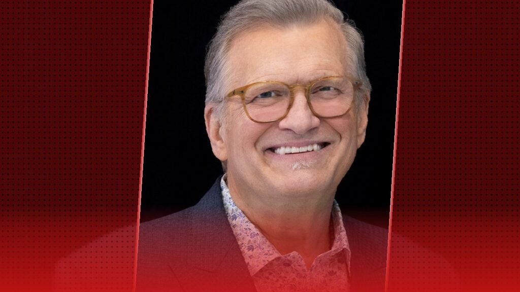 Undercover Boss retorna à CBS com Drew Carey à frente de versão repaginada