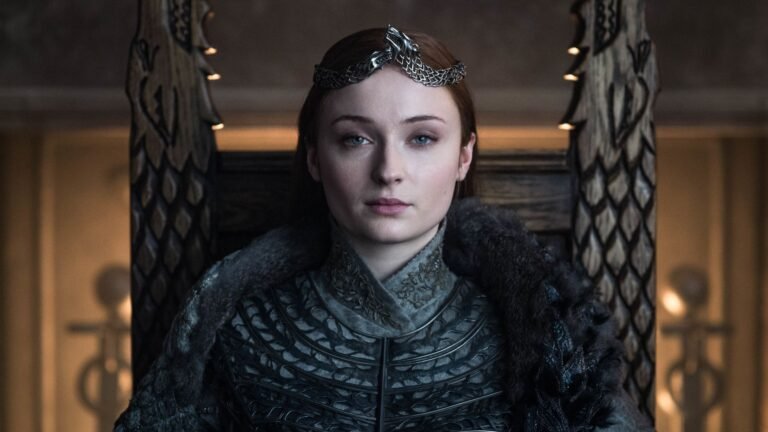 Sansa Stark's "Queen In The North" Coronation Outfit
